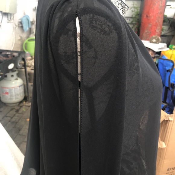 LUSH - Picture 6 of 6